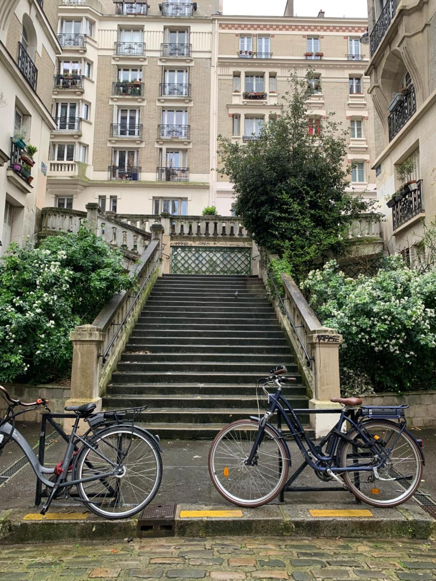 Loft Montmartre Au Pieds Des Vignes Apartamento Paris Exterior foto