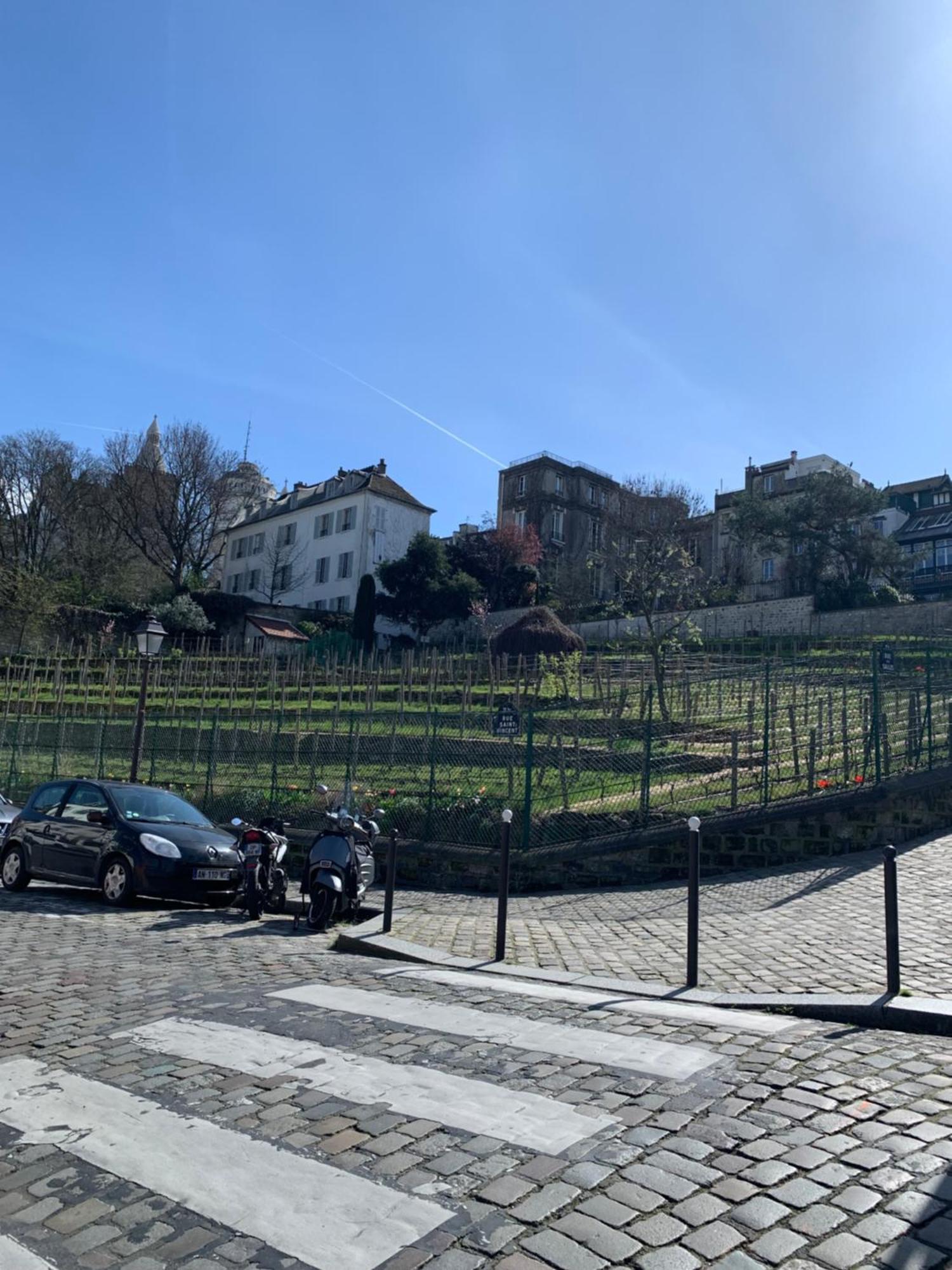 Loft Montmartre Au Pieds Des Vignes Apartamento Paris Exterior foto